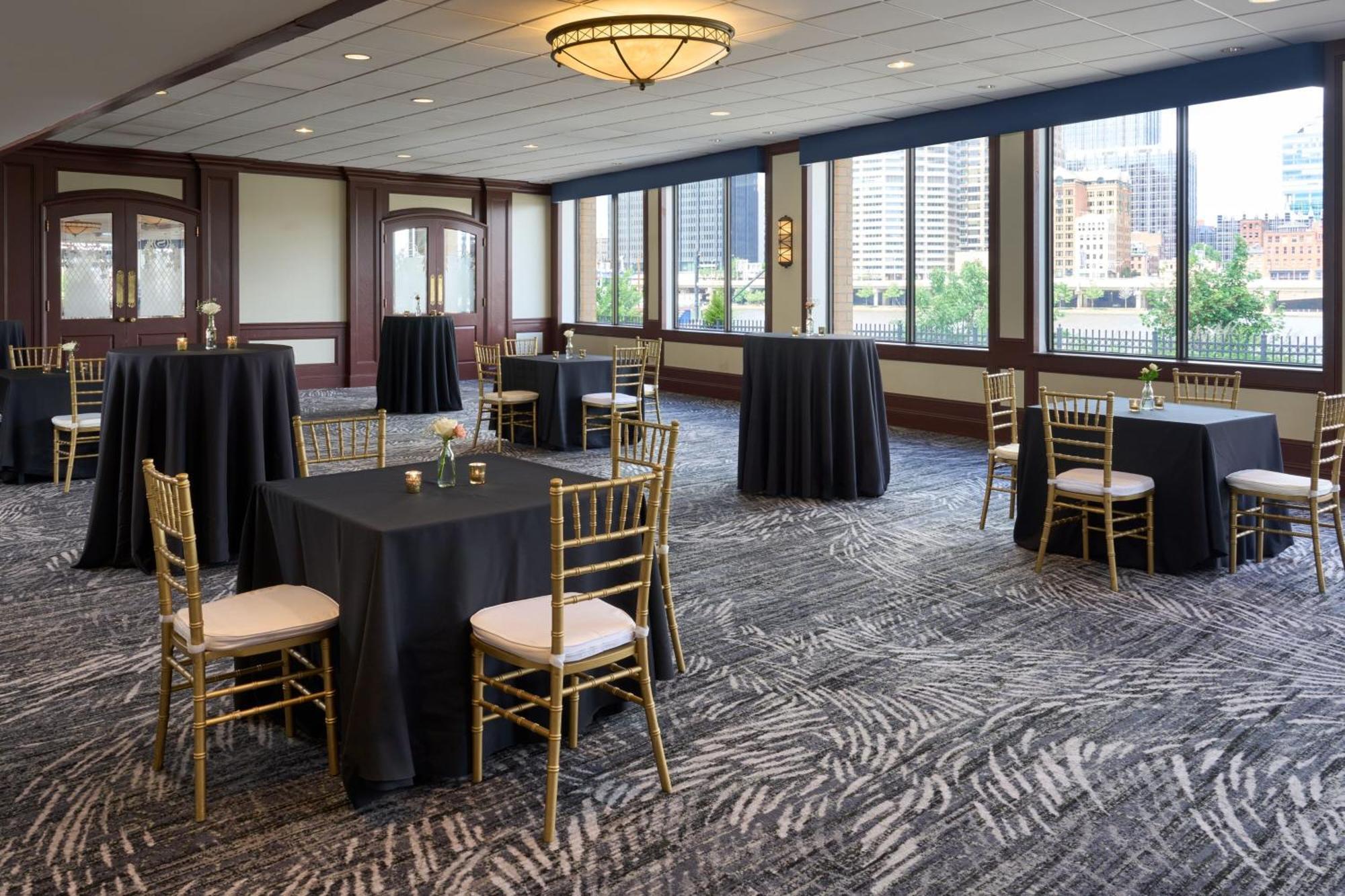 Sheraton Pittsburgh Hotel At Station Square Exteriör bild
