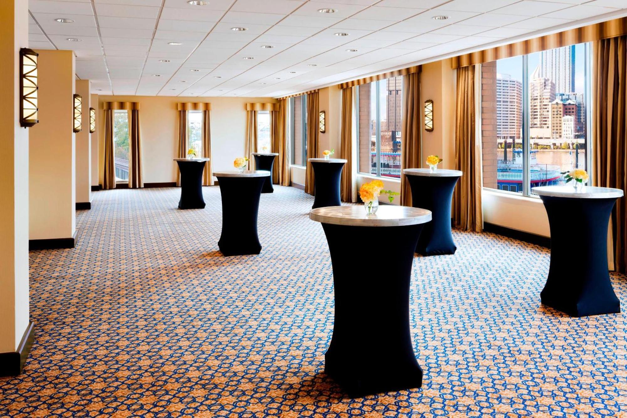 Sheraton Pittsburgh Hotel At Station Square Exteriör bild